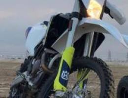 للبيع سيكل Husqvarna 500 - 2018