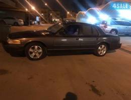 للبيع فورد فكتوريا