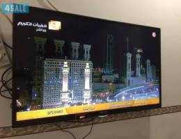 للبيع تلفزيون هايسونس ٤٠ بوصه او اكبر نظ