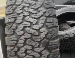 للبيع تواير bf goodrich 285/65/18 بحالة
